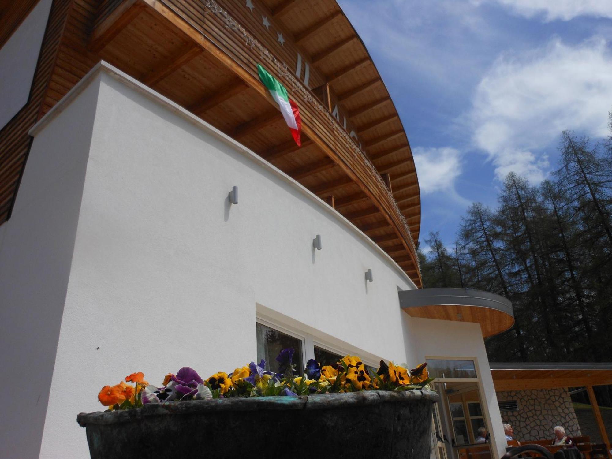 Il Falchetto Sarnonico Esterno foto